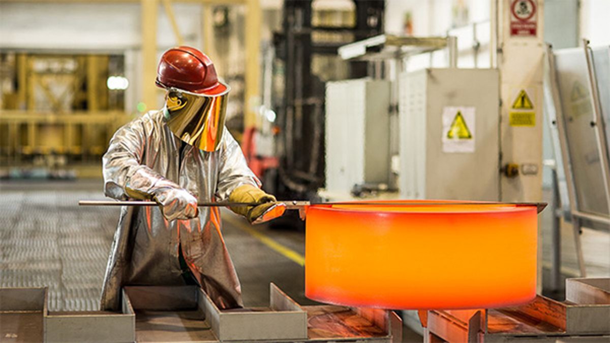 Inaugurarea forjei: forja are o capacitate pentru inele cu diametre de până la 3 m.