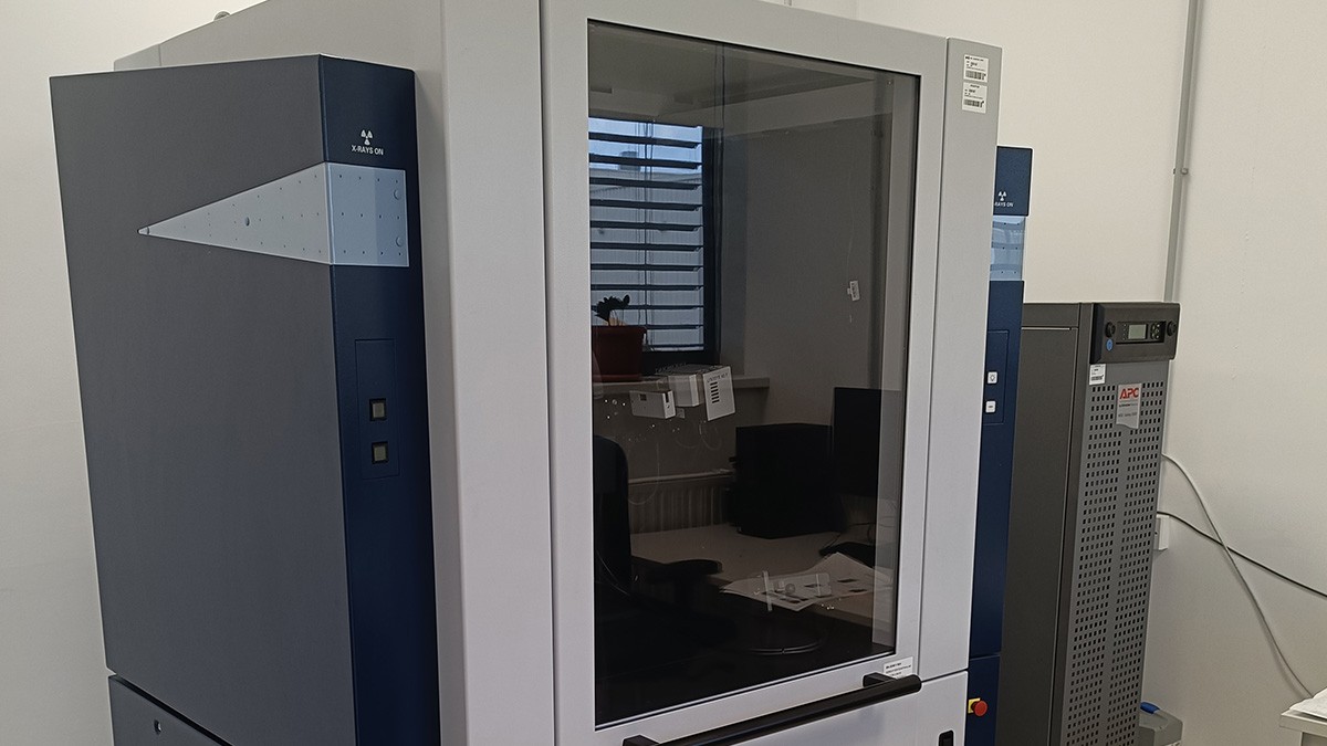 XRD diffractometer (X-ray diffraction)