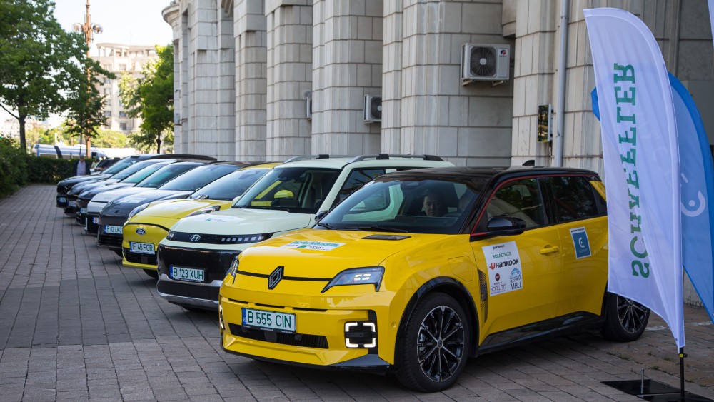 Expoziția finalistelor în fața Ministerului Mediului din București, 15 mai 2025